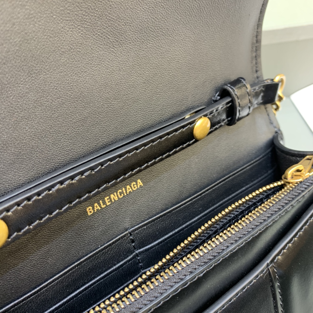 Balenciaga Small Hourglass Wallet With Chain Shoulder Bag Black